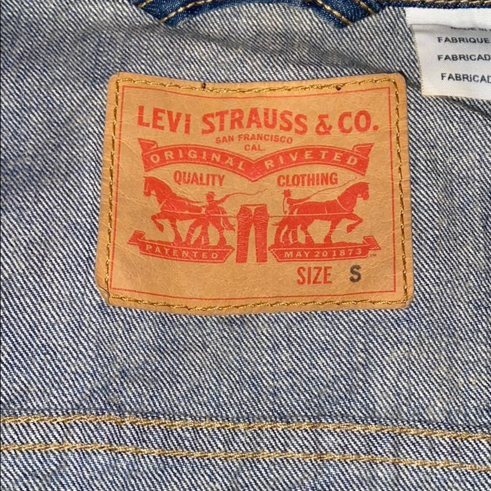 Levi’s Denim Jacket - Picture 2 of 6
